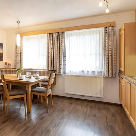 Aparthotel Kirchgasser 3*